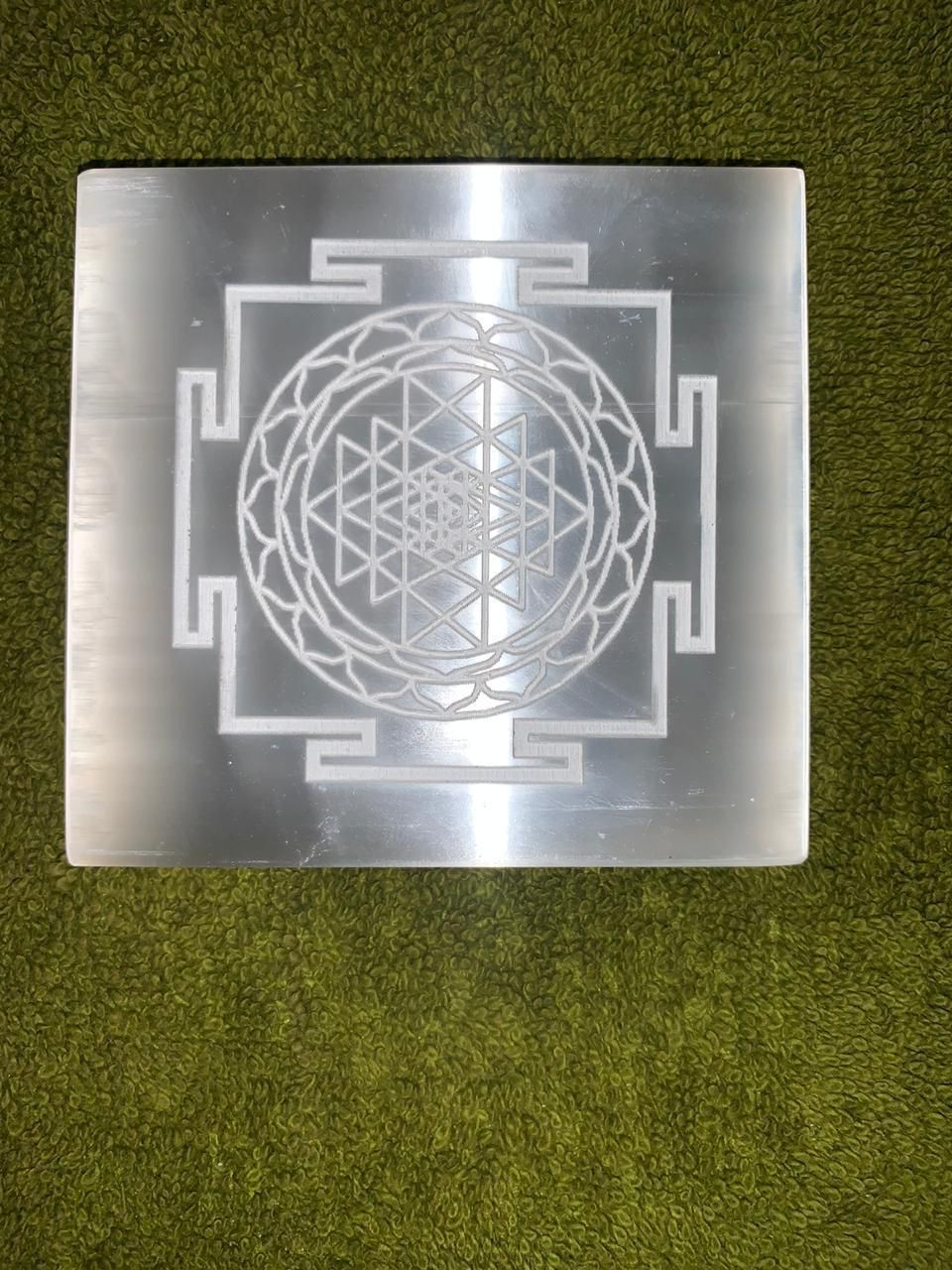 Selenite Energy Plates – Cleanse, Charge & Elevate Your Space
